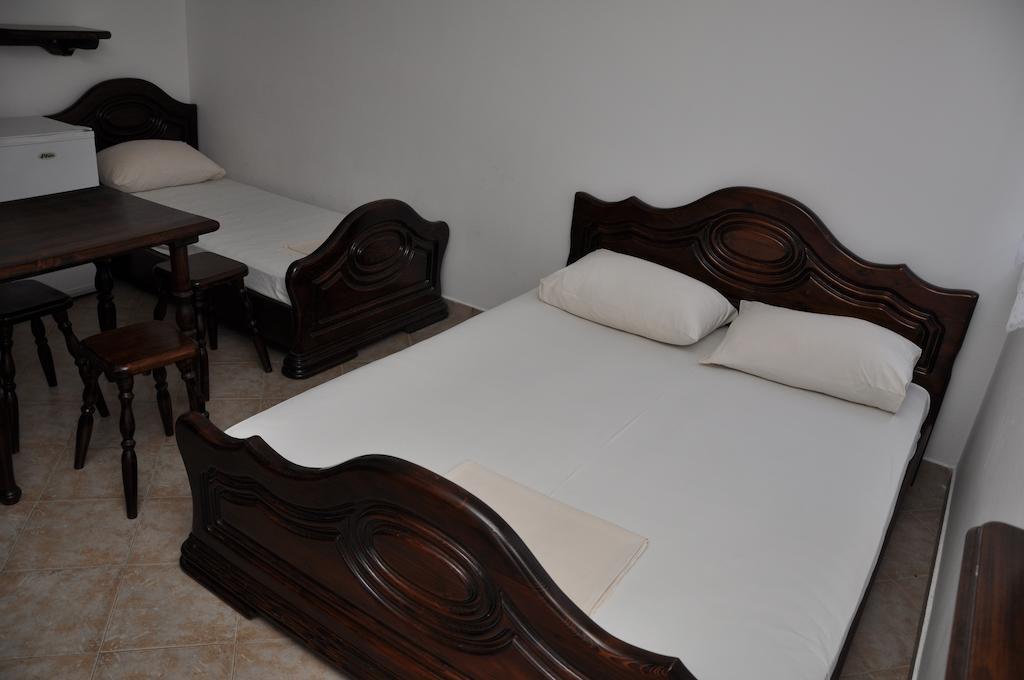 Rooms & Apartments Anka Bar Room photo